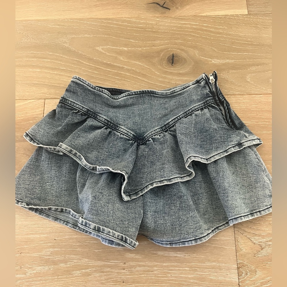 Katie J kids denim skirt. Size medium.